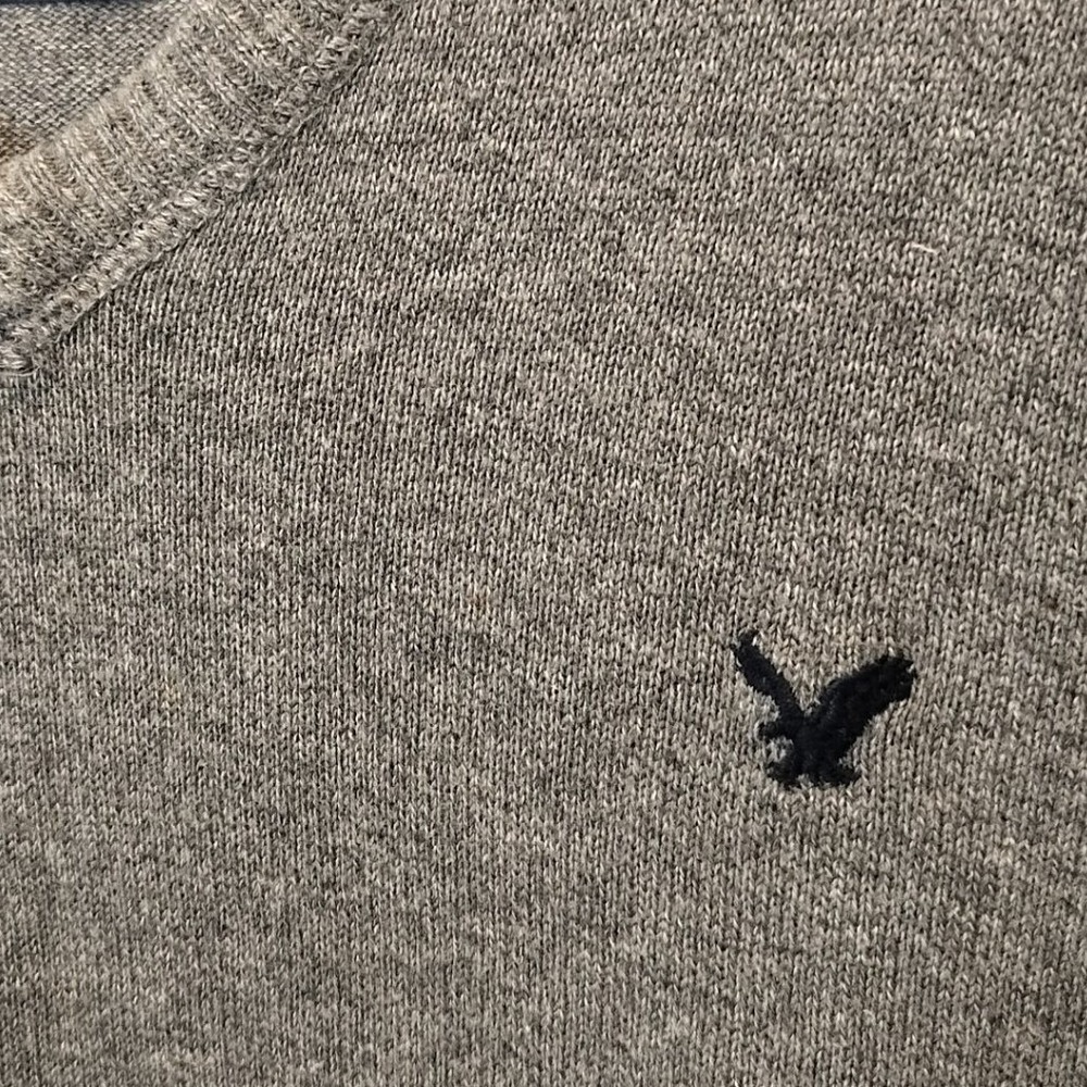 American Eagle Outfitters Men's XL Gray V Neck‎ Sweater Eagle Logo Cotton Blend - Picture 4 of 7